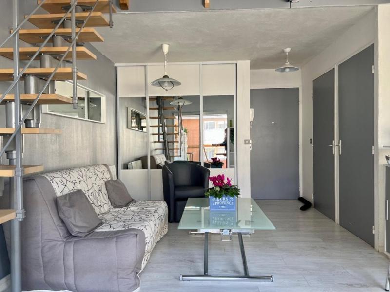 Joli Et Spacieux Studio Avec Garage Au Bord De Mer Fréjus Exteriér fotografie